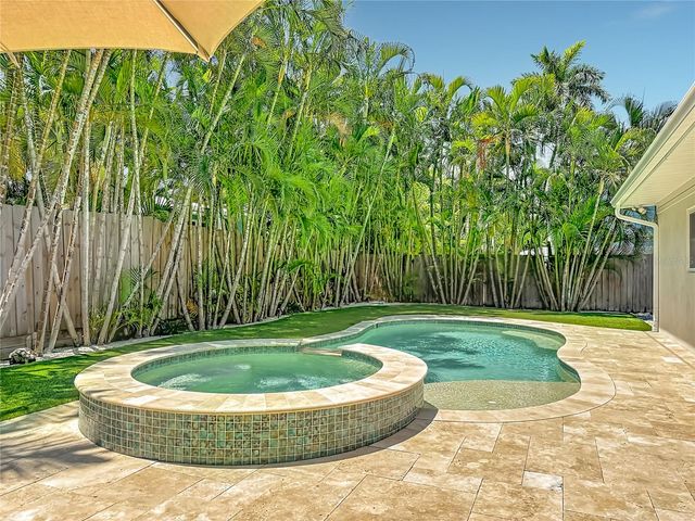 307 68TH, Holmes Beach, FL 34217