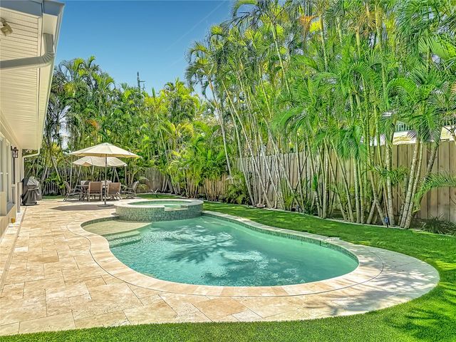 307 68TH, Holmes Beach, FL 34217