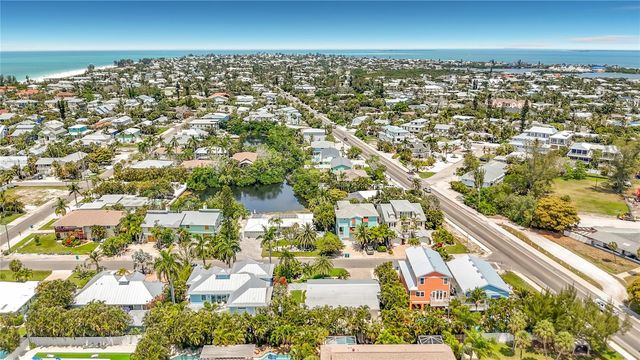 307 68TH, Holmes Beach, FL 34217