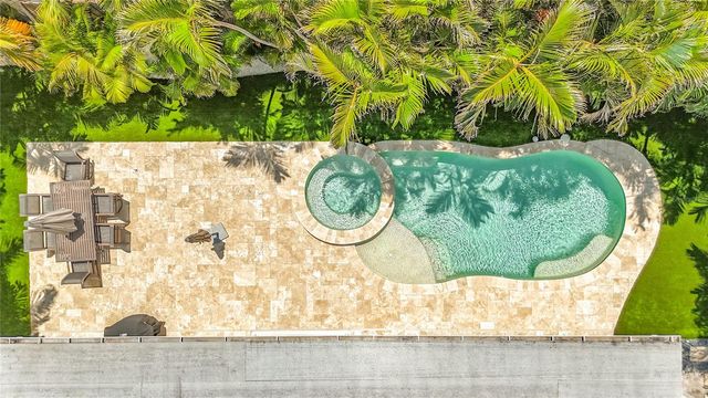307 68TH, Holmes Beach, FL 34217