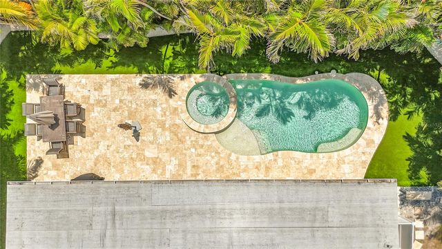 307 68TH, Holmes Beach, FL 34217
