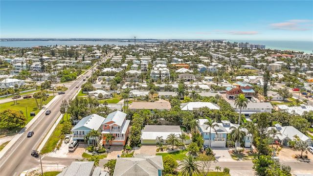 307 68TH, Holmes Beach, FL 34217