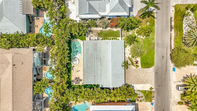 307 68TH, Holmes Beach, FL 34217