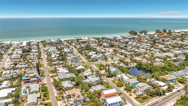 307 68TH, Holmes Beach, FL 34217