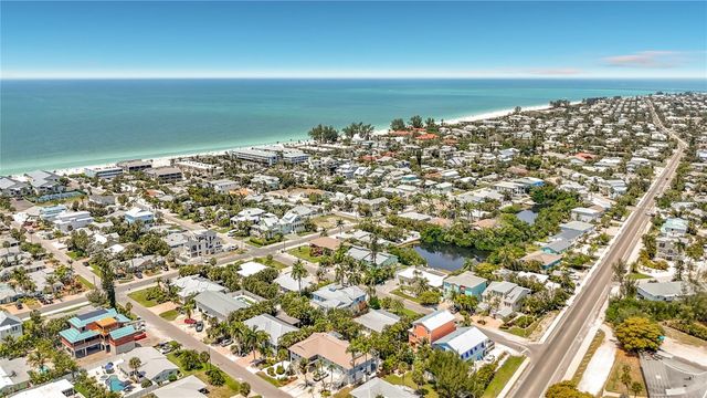 307 68TH, Holmes Beach, FL 34217