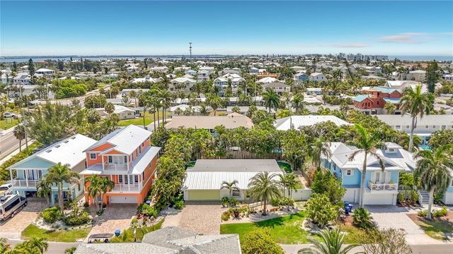 307 68TH, Holmes Beach, FL 34217