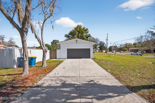 7915 ALDERMAN Road, Jacksonville, FL 32211