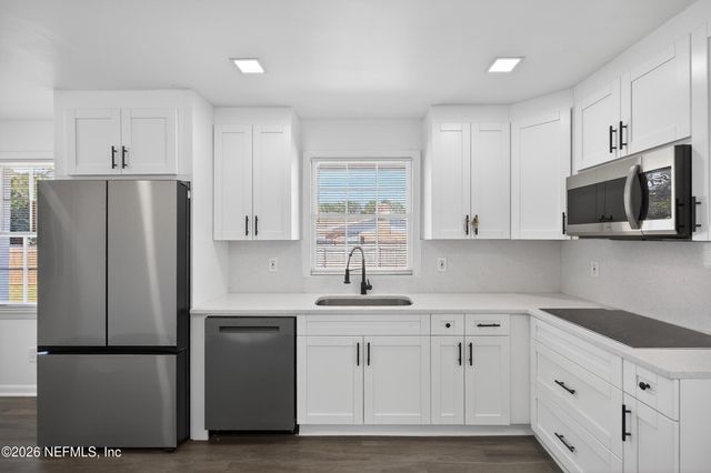 7915 ALDERMAN Road, Jacksonville, FL 32211