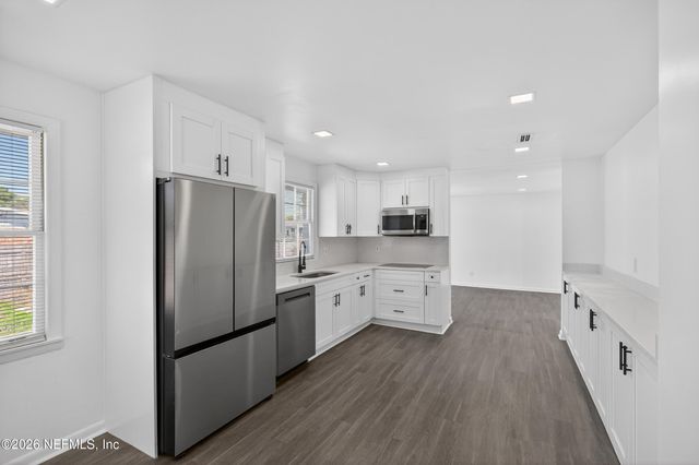 7915 ALDERMAN Road, Jacksonville, FL 32211