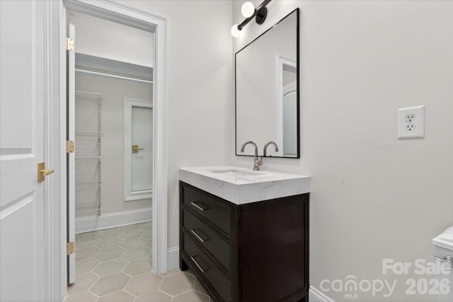 6052 Oxfordshire Road, Waxhaw, NC 28173