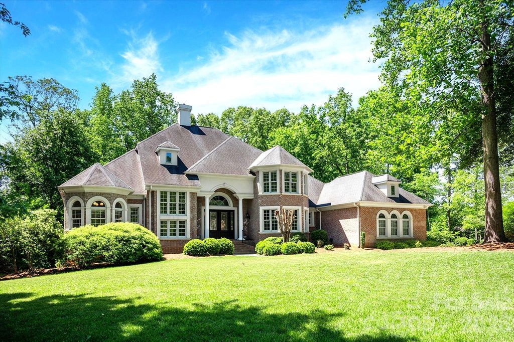6052 Oxfordshire Road, Waxhaw, NC 28173