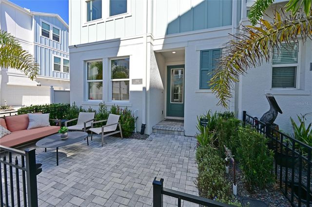 2451 MANGUM COURT, Sarasota, FL 34237