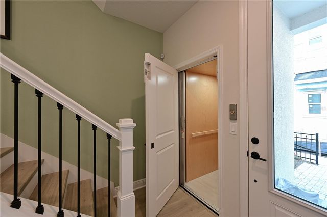 2451 MANGUM COURT, Sarasota, FL 34237