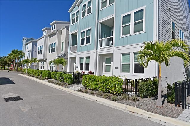 2451 MANGUM COURT, Sarasota, FL 34237