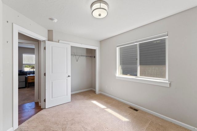 1227 W Quail Crest Ave, Spokane, WA 99224