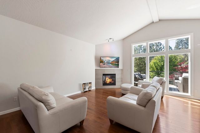 1227 W Quail Crest Ave, Spokane, WA 99224