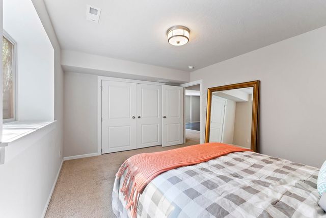 1227 W Quail Crest Ave, Spokane, WA 99224