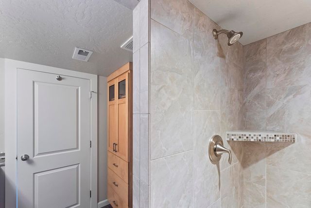 1227 W Quail Crest Ave, Spokane, WA 99224
