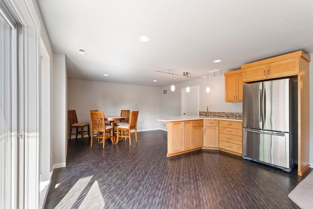 1227 W Quail Crest Ave, Spokane, WA 99224