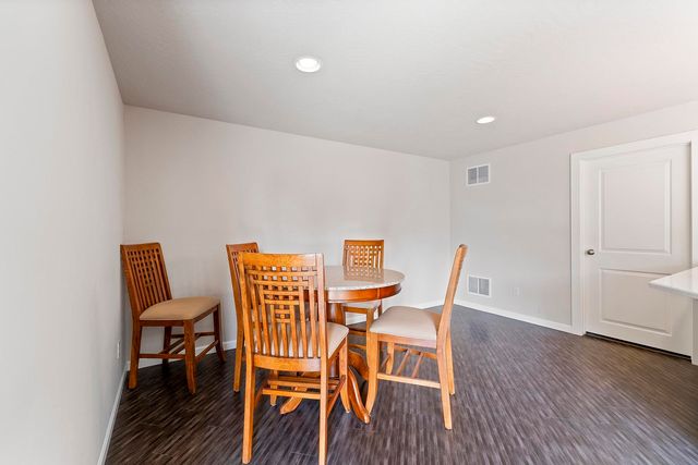 1227 W Quail Crest Ave, Spokane, WA 99224