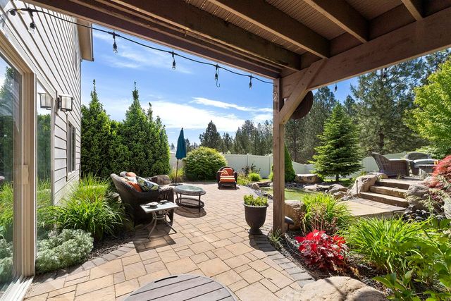 1227 W Quail Crest Ave, Spokane, WA 99224