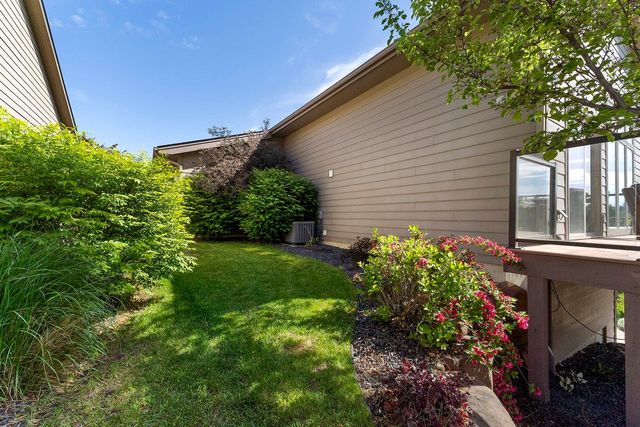1227 W Quail Crest Ave, Spokane, WA 99224