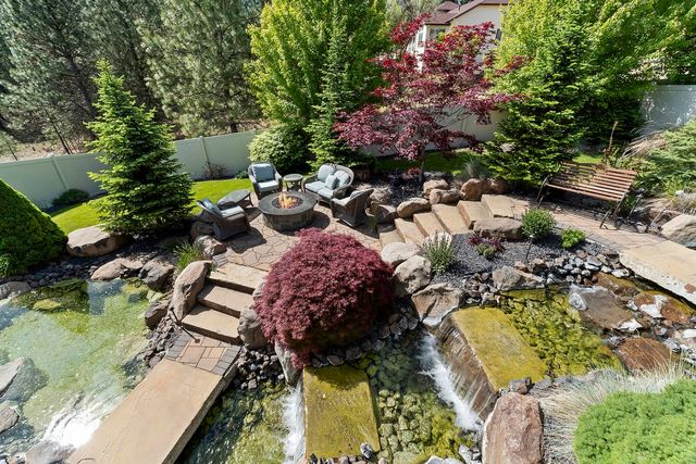 1227 W Quail Crest Ave, Spokane, WA 99224