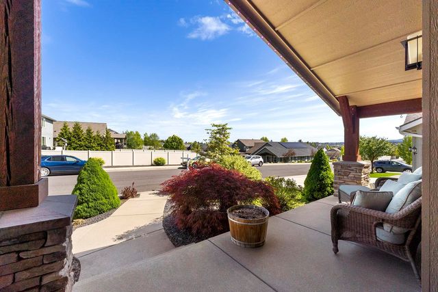 1227 W Quail Crest Ave, Spokane, WA 99224