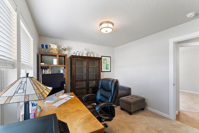 1227 W Quail Crest Ave, Spokane, WA 99224