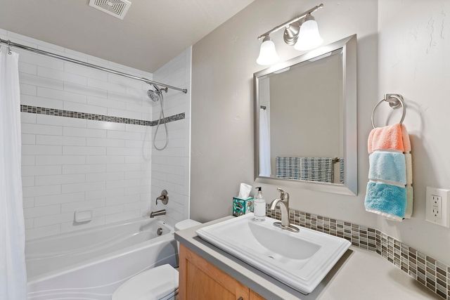 1227 W Quail Crest Ave, Spokane, WA 99224