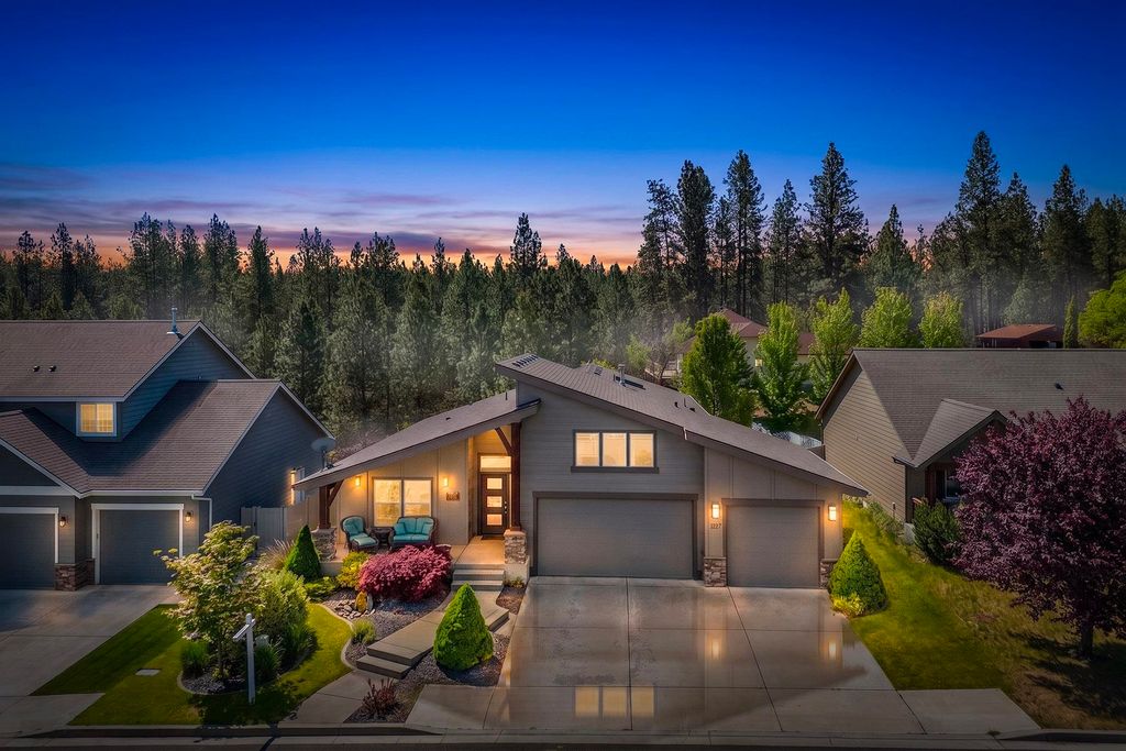 1227 W Quail Crest Ave, Spokane, WA 99224
