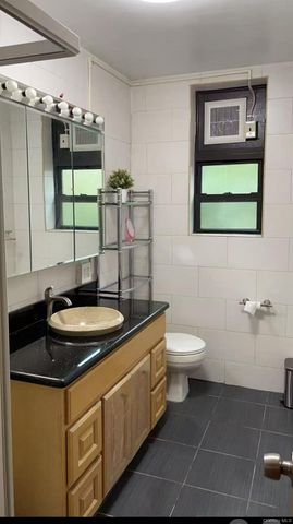 42-11 Kissena Boulevard 4A, Flushing, NY 11355