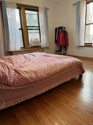 42-11 Kissena Boulevard 4A, Flushing, NY 11355