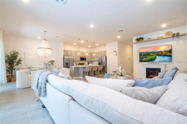 5887 HIGH SEAS DRIVE, Orlando, FL 32821