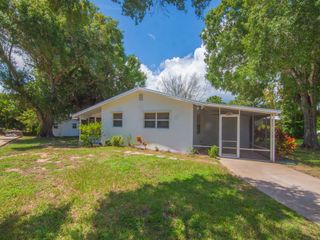 517 Park Avenue, Sebastian, FL 32958
