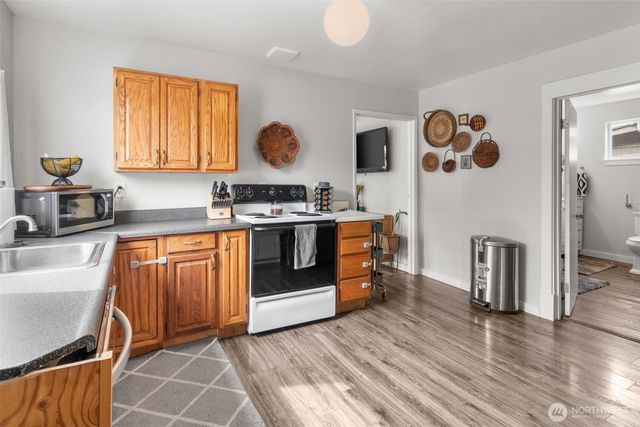 320 E Main Street, Centralia, WA 98531