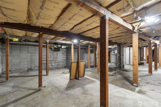 320 E Main Street, Centralia, WA 98531