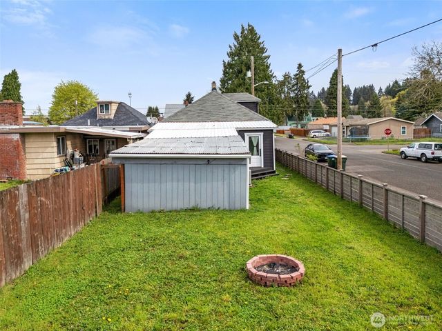 320 E Main Street, Centralia, WA 98531
