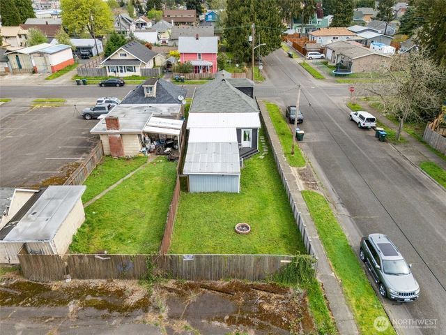 320 E Main Street, Centralia, WA 98531