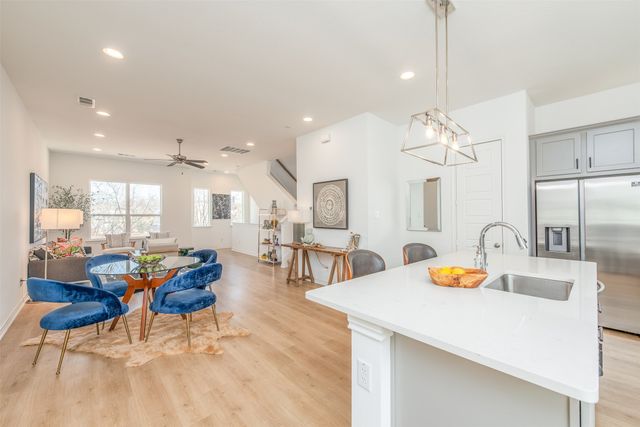 2828 Addison Park Lane, Fort Worth, TX 76110