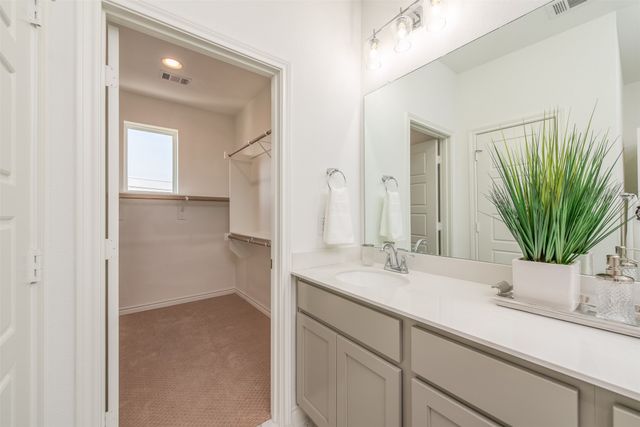 2828 Addison Park Lane, Fort Worth, TX 76110