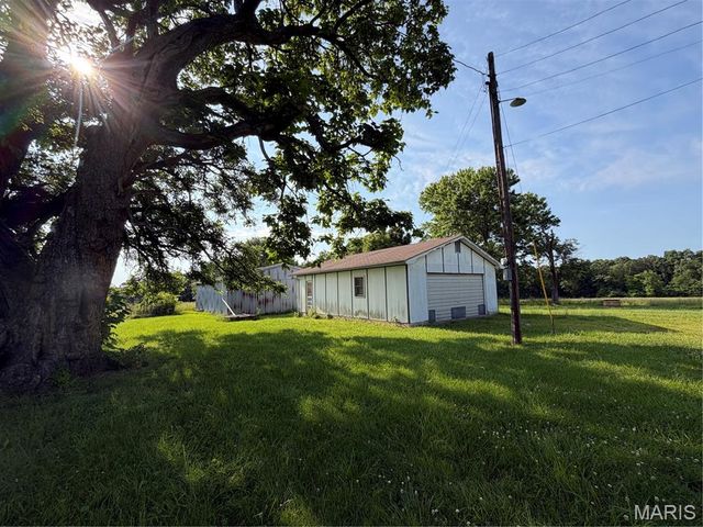27250 State Highway U, Warrenton, MO 63383