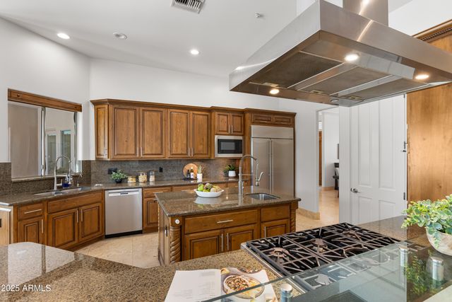 9417 E CHARTER OAK Drive, Scottsdale, AZ 85260