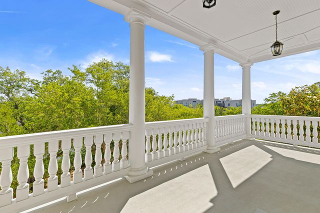 136 Fairbanks Oak Alley 4b, Daniel Island, SC 29492
