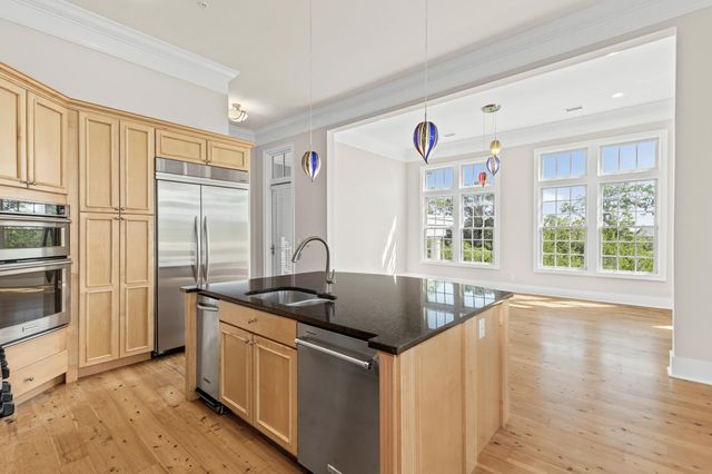 136 Fairbanks Oak Alley 4b, Daniel Island, SC 29492