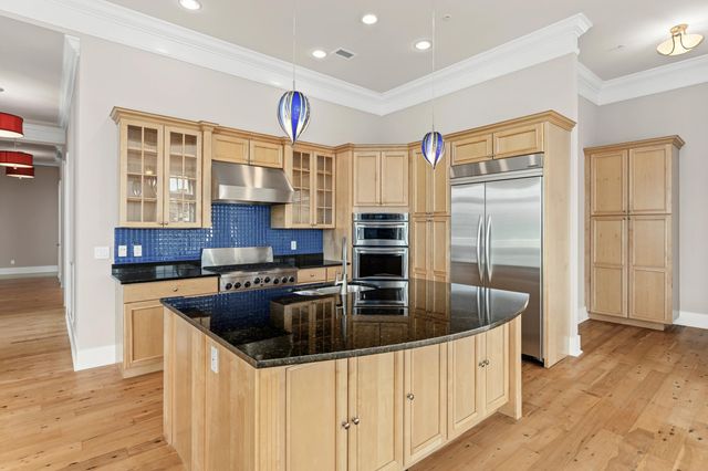 136 Fairbanks Oak Alley 4b, Daniel Island, SC 29492