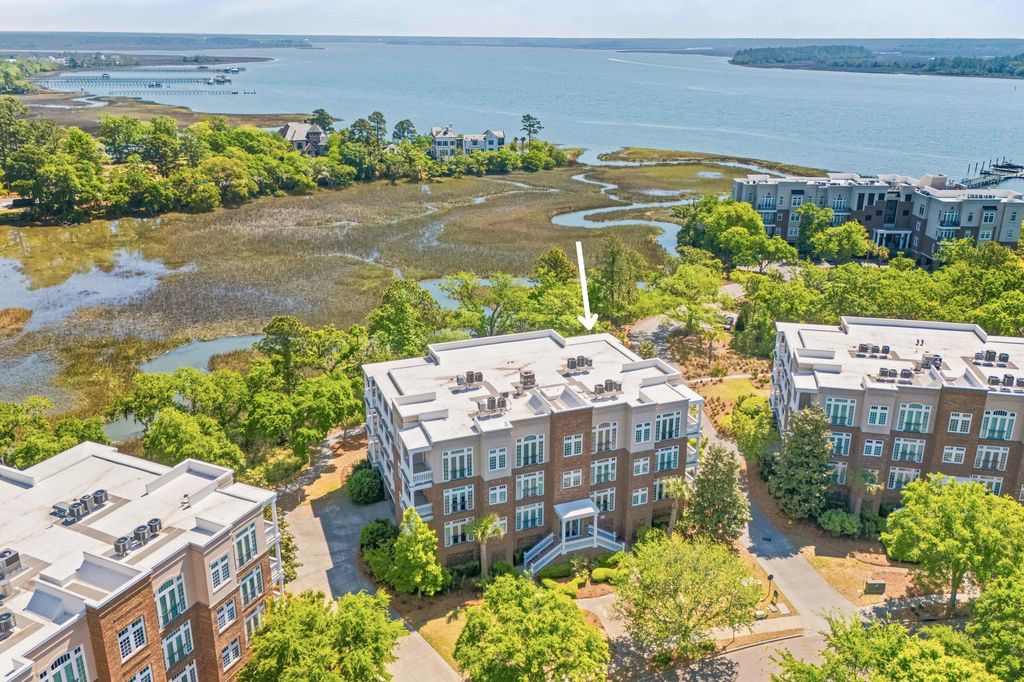 136 Fairbanks Oak Alley 4b, Daniel Island, SC 29492