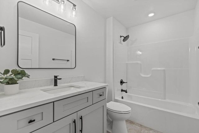 N9016 SOUTHTOWNE DRIVE, Menasha, WI 54952