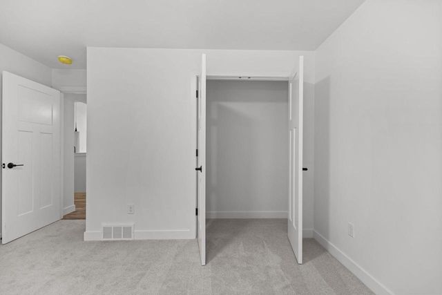 N9016 SOUTHTOWNE DRIVE, Menasha, WI 54952