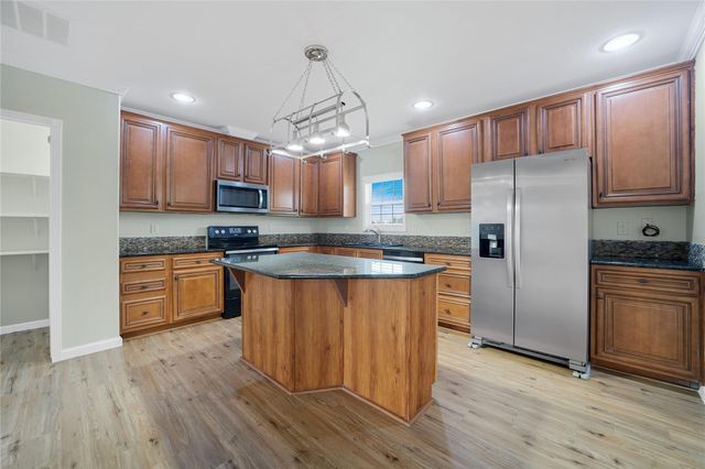 480 Holz RD, Niederwald, TX 78640